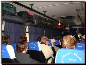 Bus, rideaux tirs, 
nous emmnant dans un htel de Caracas