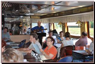 Voyageurs attentifs.
