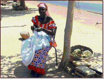 Jeune femme qui fait du crochet