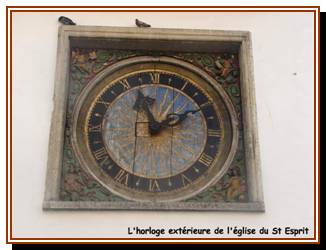 L'horloge extrieure de l'glise St Esprit