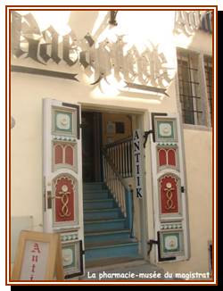 La pharmacie muse du Magistrat